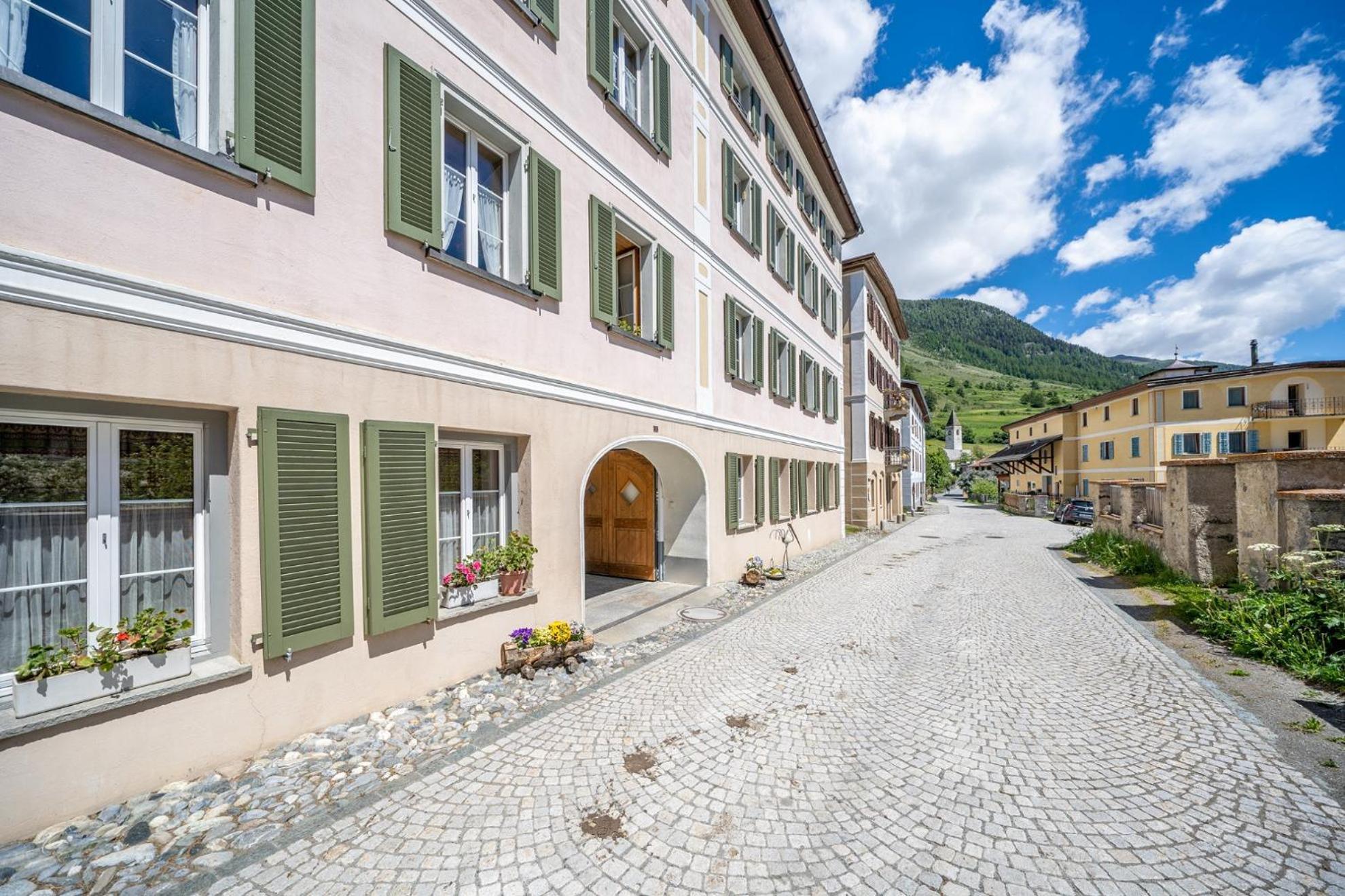 Chasa Plazza Gronda Apartment Lavin Exterior photo