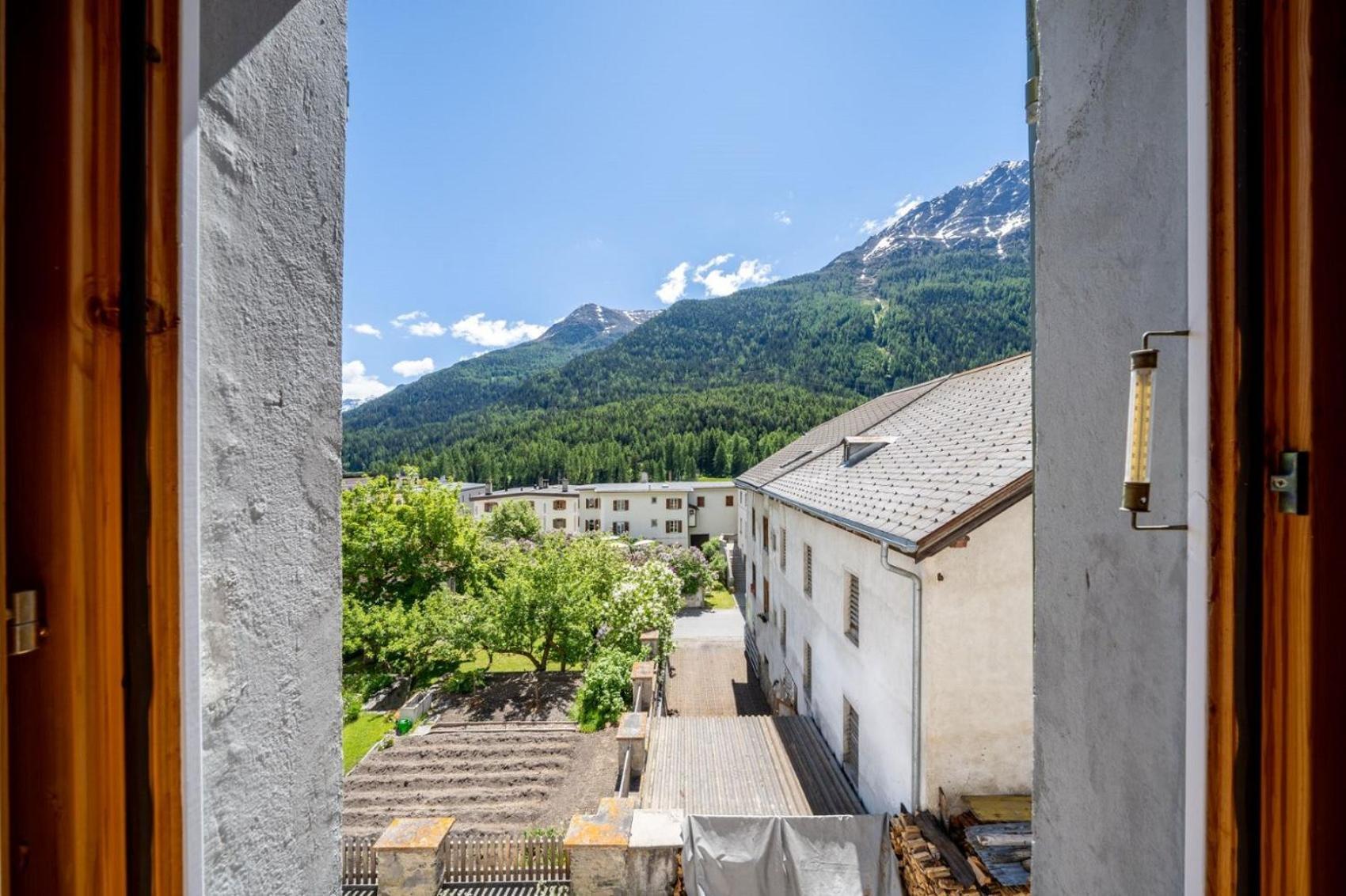 Chasa Plazza Gronda Apartment Lavin Exterior photo